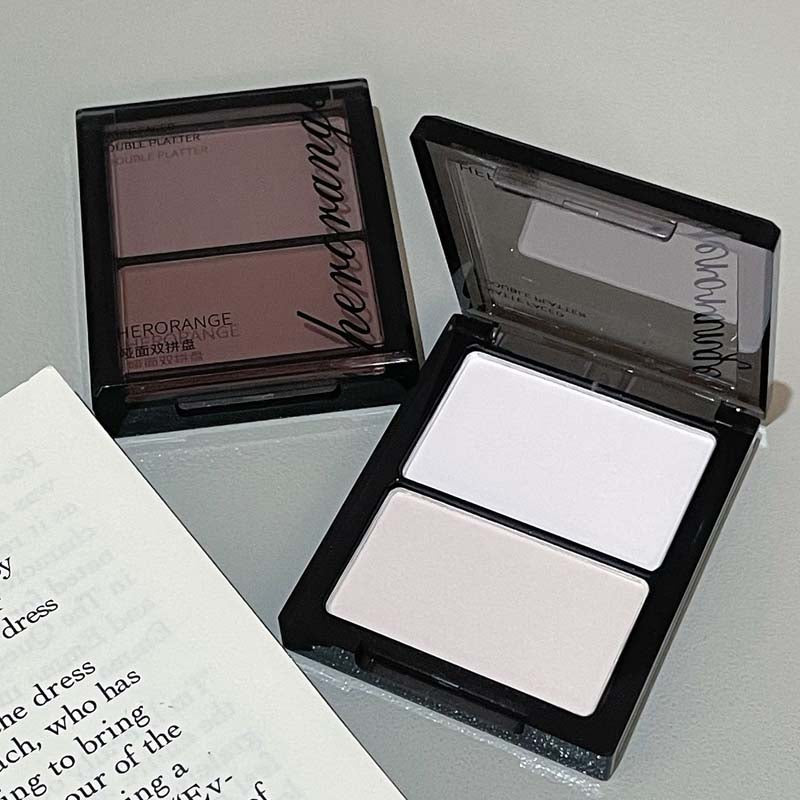 Double platter for wet and dry makeup