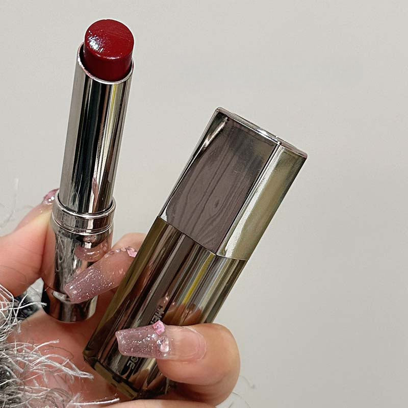 Saturated velvet fog labial glair
