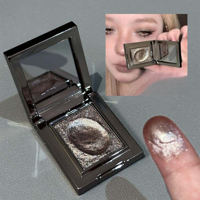 Single Nude Shimmer Eyeshadow