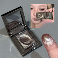 Single Nude Shimmer Eyeshadow